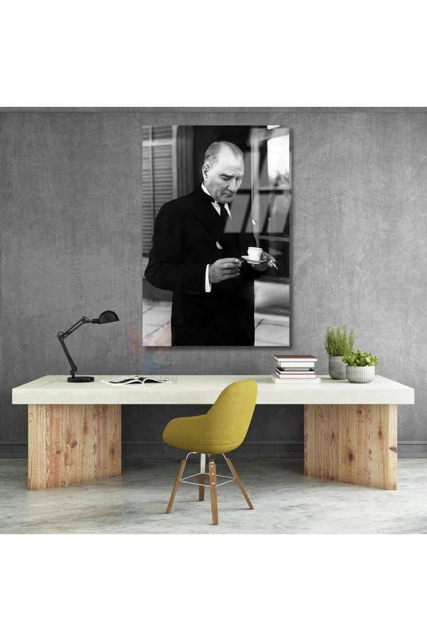 Dikey Cam Tablo Kahve İçen Atatürk Görseli Duvar Tablosu Ev Ofis Dekoru - Image 1