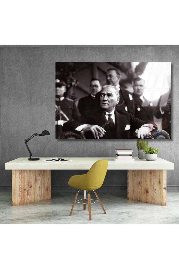 Siyah Beyaz Yatay Atatürk Tablosu Cam Tablo Modeli Ev Ofis Tablosu - Image 1