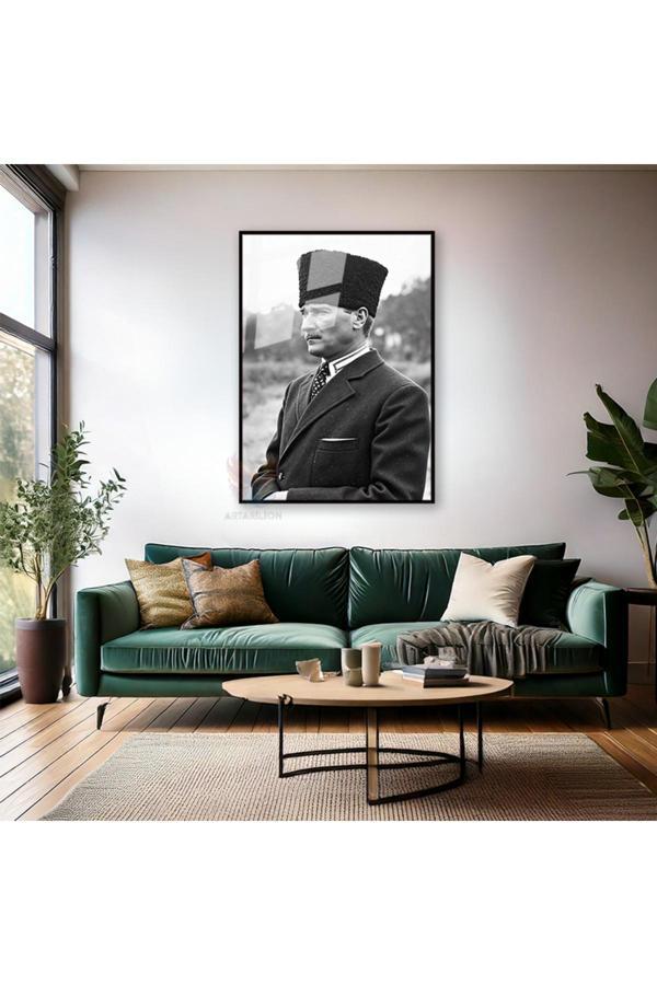 Siyah Beyaz Görsel Kemal Atatürk Metal Çerçeveli Cam Tablo Modeli Dikey Duvar Tablosu Ofis Ev Dekoru - Image 1