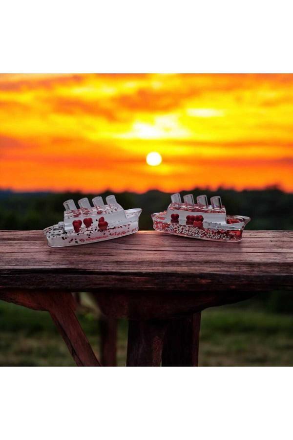 Menuzer Kristal Gemi Modelli Batmayan Kırmızı Kalpler Dekoratif Kalemlikli Plastik Süs - Image 1