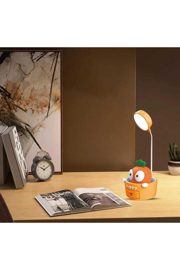 Menuzer Karikatür Havuç-Ananas Figürlü Oynar Başlıklı 3 Kademeli Led Şarjlı Masa Lambası Kalem Tıraşlı - Image 1