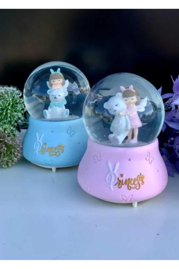 Menuzer Ayıcık Ve Kız Işıklı Müzikli & Motorlu Otomatik Kar Püskürten Büyük Boy Kar Küresi Cam Süs - Image 1