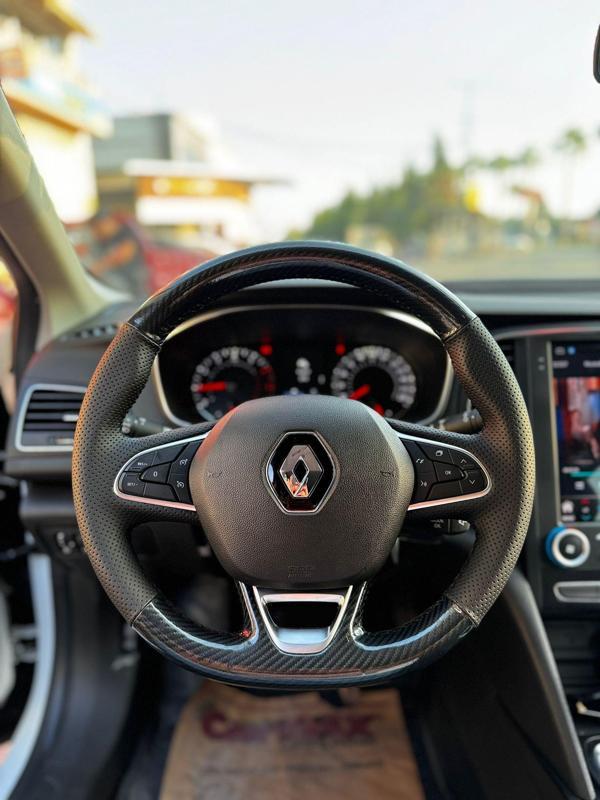 Megane 4 Araca Tam Uyumlu Dikmeli Direksiyon Kılıfı (5D Kristal Karbon Soft Nokta) - Image 1