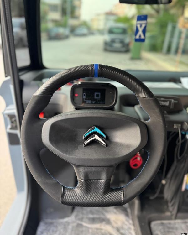 Citroën Ami Araca Özel Dikmeli Direksiyon Kılıfı (Nubuk Karbon Yüzüklü) - Image 1