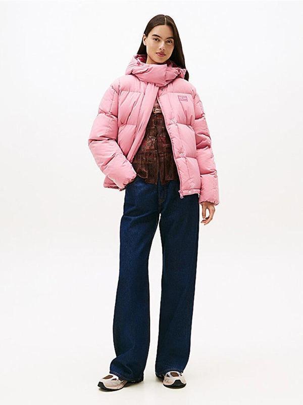 Tommy Hilfiger TJW Alaska Grid Kısa Kuş Tüyü Kadın Pembe Ceket DW0DW21624THC - Image 1