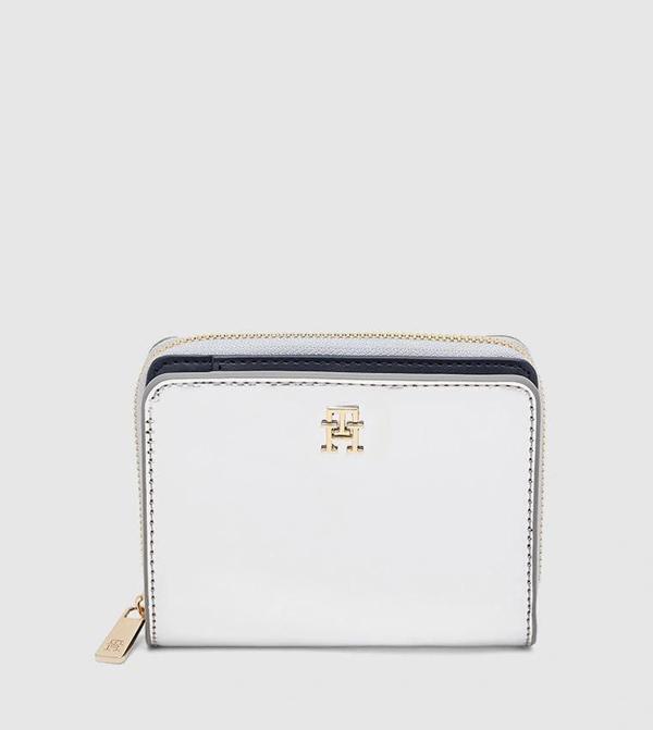 Tommy Hilfiger Orta Boy Fermuarlı Metalik Kapaklı Kadın Gri Cüzdan AW0AW18037PE6 - Image 1