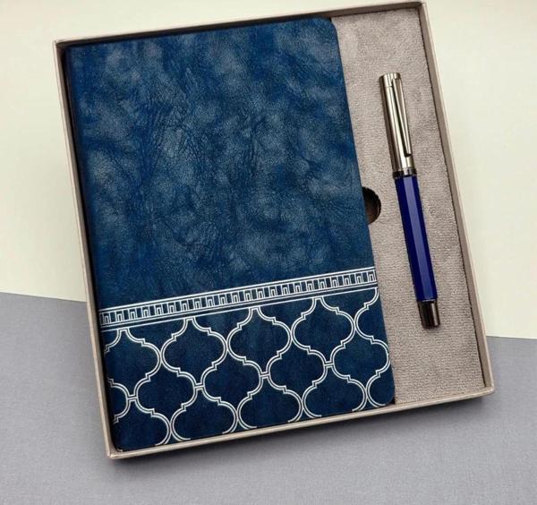 Kutulu Desenli Deri Defter Ve Metal Roller Kalem Set - Image 1