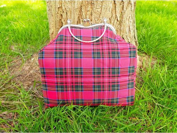 Angels Collection Metal Klipsli El Yapımı Vintage Ekose El Çantası - Image 1