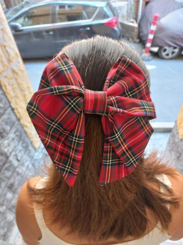 Angels Collection Büyük Boy Lastikli Kırmızı Ekose Fiyonk Toka Tekli - Image 1