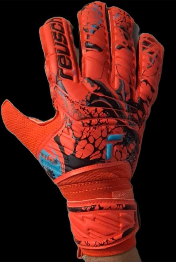 Reusch Attrakt Solid Kaleci Eldiveni 9.5 Numara - Image 1