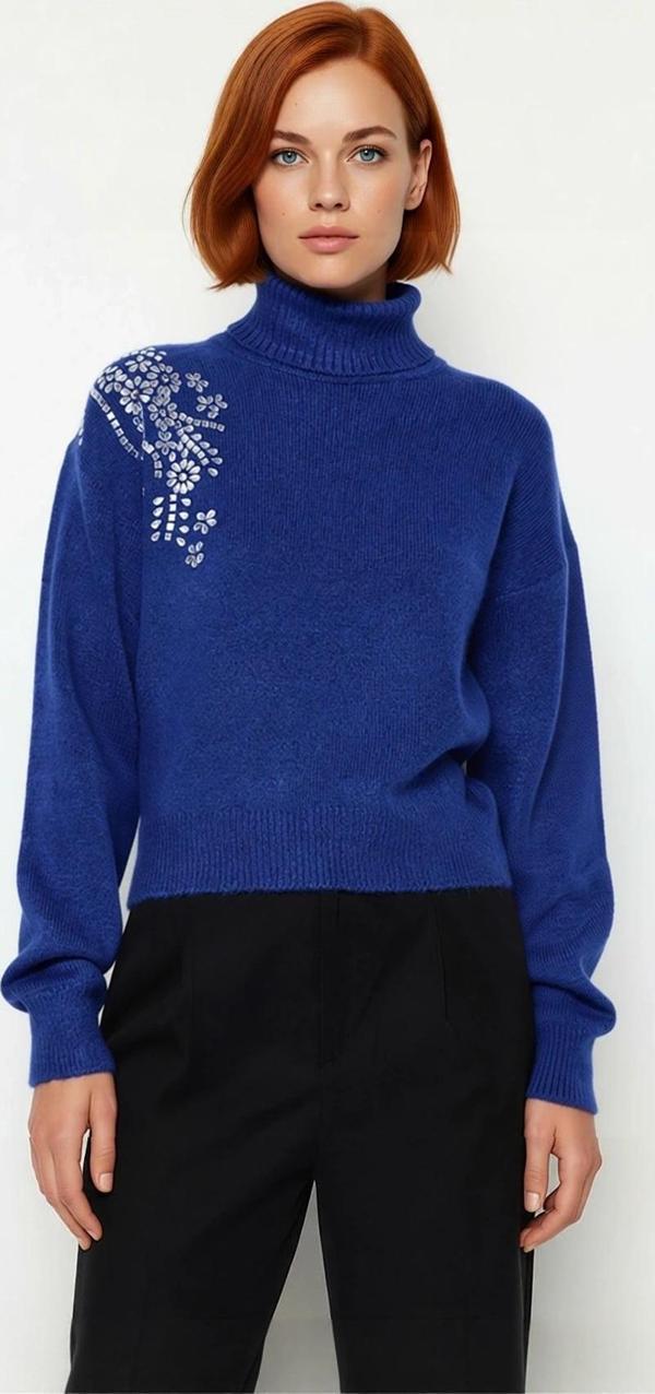 Kadın Lacivert Balıkçı Yaka Regular Kesim Taş İşlemeli Triko Kazak Soğuk Havaların Şık Seçimi - Image 1