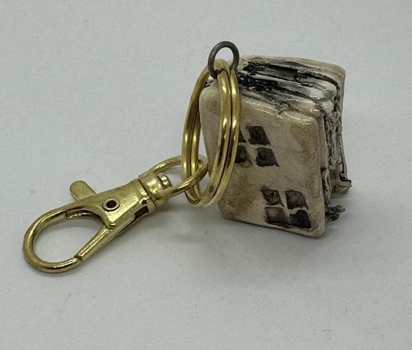 SERAMİK KİTAP TEMALI ANAHTARLIK - Image 1