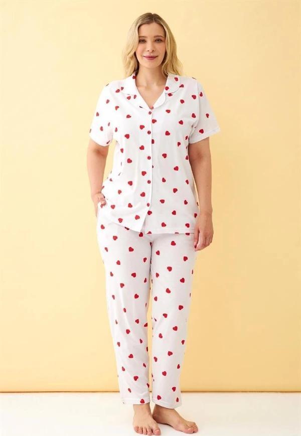 Giyim Kadın Beyaz Kırmızı Kalp Desenli Önden Düğmeli Büyük Beden Pijama Takımı - Image 1