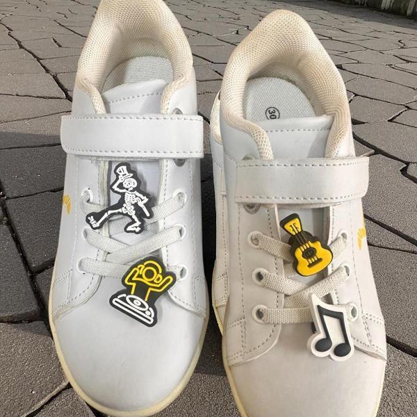 Buki'Nin Atölyesi Spor Ayakkabı Bağcık Jibbitz / Charm / Süsü Klipsli Müzik Temalı 4 Lü Set - Image 1