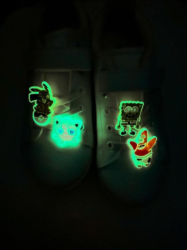 Buki'Nin Atölyesi Gece Parlayan Neon Bağcık Spor Süsü Klipsli 4 Lü Set Pikachu Cigilipaf Süngerbob Patrick - Image 1