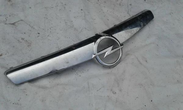 opel astra- h- sd/hb- 2007-2014  ön panjur alt nikelajı (tw) Oem No (13225795) - Image 1