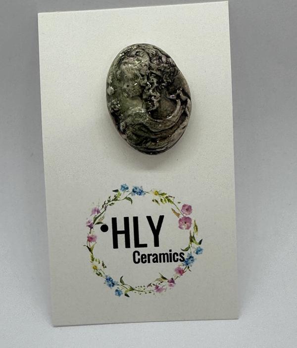 Antik Bronz Yüz Formunda Seramik Broş / Yaka İğnesi - Image 1