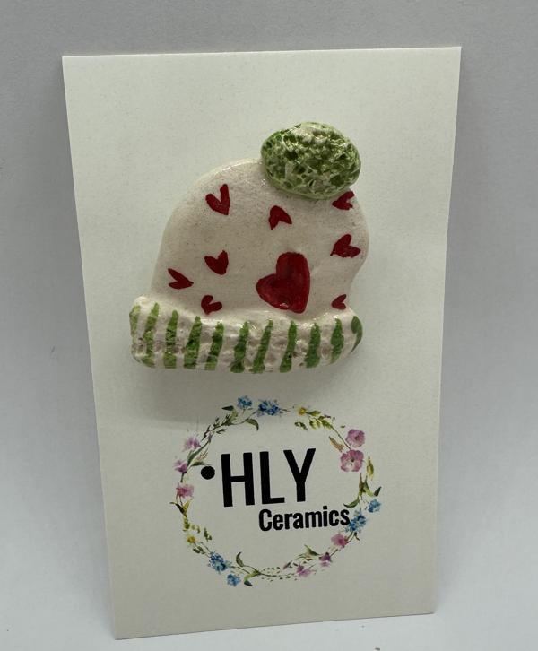 Kalpli Bere Figürlü Seramik Yaka İğnesi / Broş - Image 1