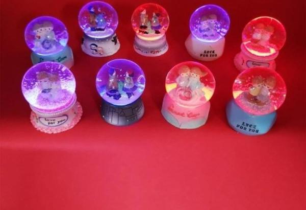 Dekoratif Mini Boy Sevgililer Kar Küresi - Image 1