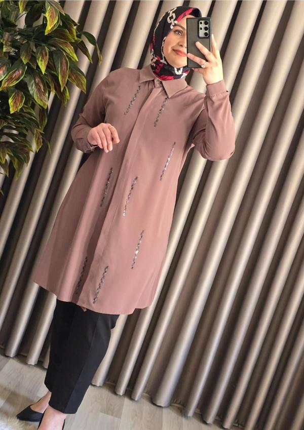 Kadın Tesettür Giyim Büyük Beden Şerit Taşlı Krep Gömlek  - Image 1