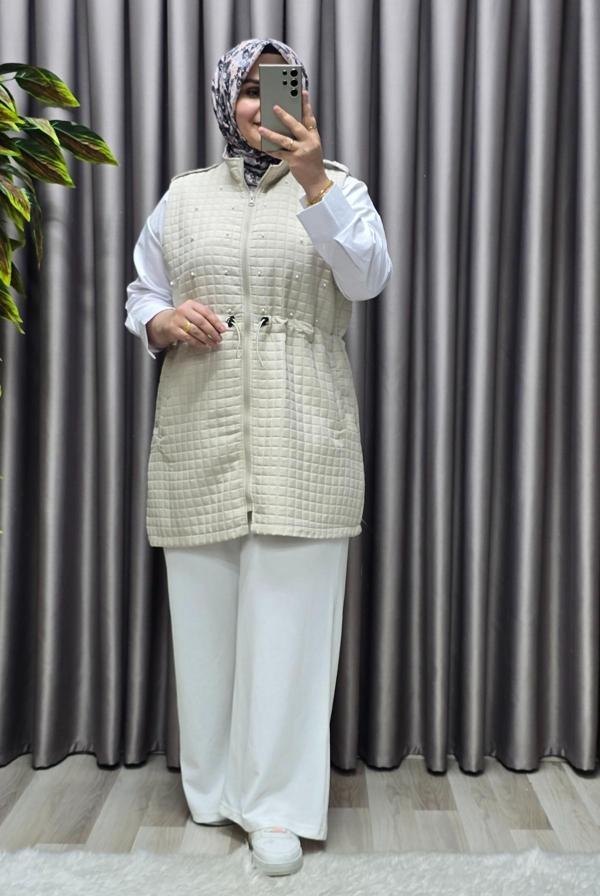 Kadın Giyim Büyük Beden İnci Detay Kapitone Yelek  - Image 1