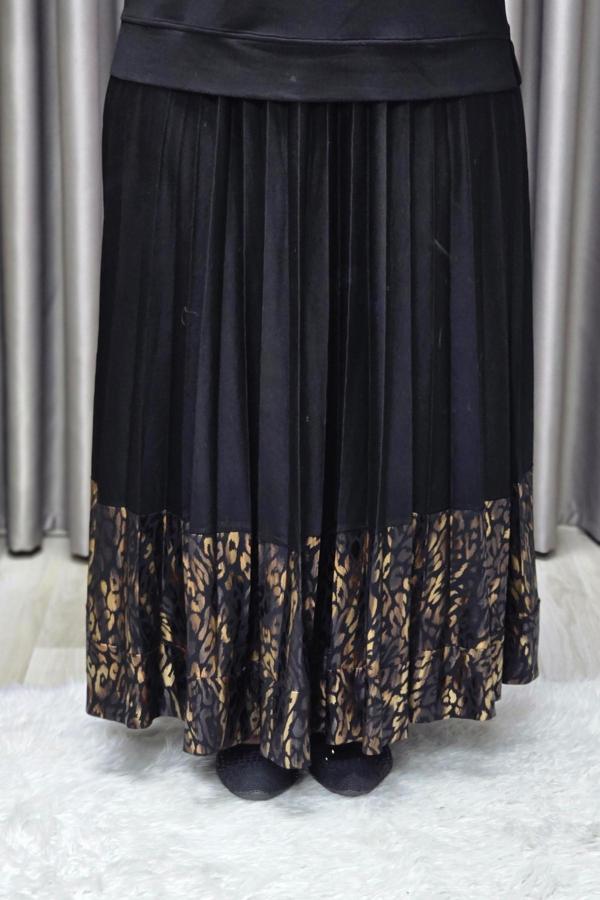 Kadın Tesettür Giyim Büyük Beden Pileli Leopar Desenli Etekli Takım  - Image 1