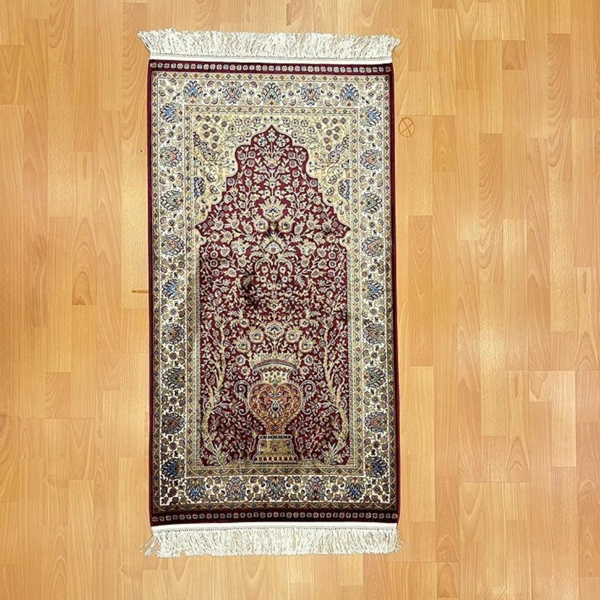 Mihrâb-ı Gülzâr Motifli 70x120 CM İpek Seccade Bordo  - Image 1