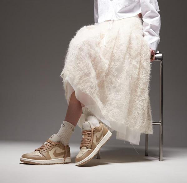 NİKE AİR JORDAN 1 LOW KAHVERENGİ KADIN SNEAKER AYAKKABI-SPORTXOUTLET - Image 1