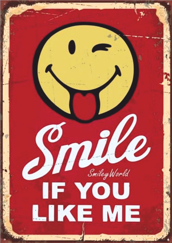 Smile If You Like Me Retro Ahşap Tablo - Eğlenceli Gülümseten Tasarım - Image 1