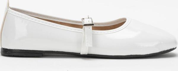 Kadın Kemer Detay Rugan Babet Ayakkabı BEYAZ - Image 1