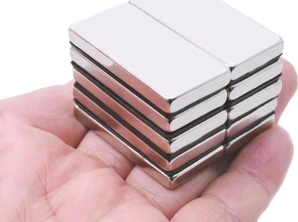 1 Adet 40x20x5mm Neodyum Magnet Güçlü N35 Mıknatıs Köşeli Nikel Kaplama - Image 1