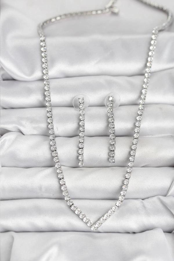 Gümüş Renk Zirkon Taşlı Kadın Kolye Küpe Seti - Image 1