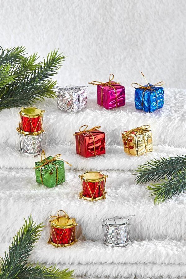 Yılbaşı Çam Ağacı 12 Li Süs Paketi 6 Davul + 6 Hediye Paketi - Image 1