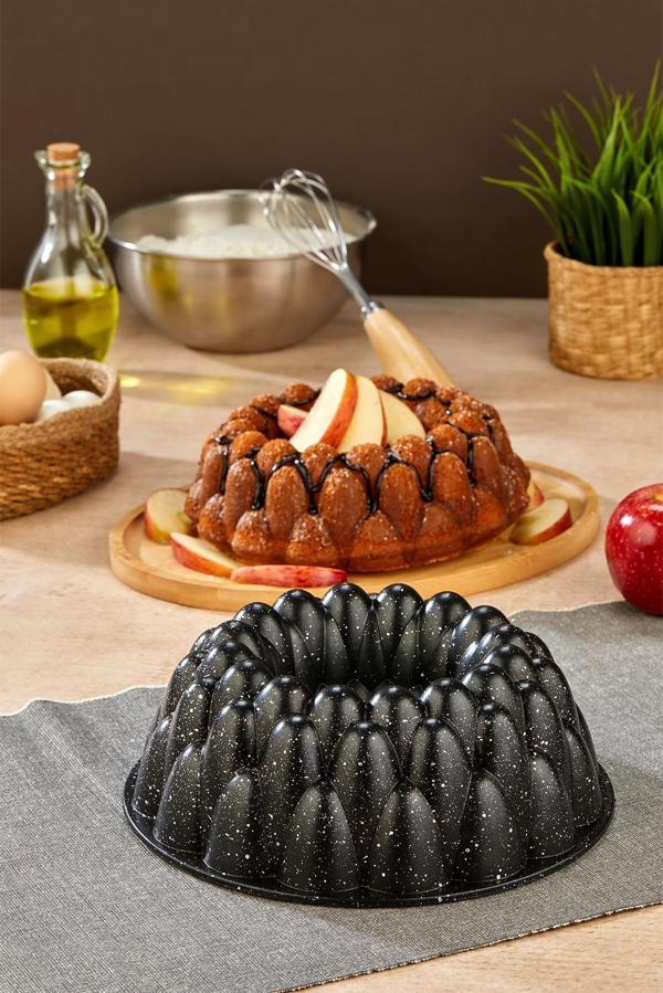 Polochef Prizma Döküm Granit Kek Kalıbı Siyah 26 Cm - Image 1