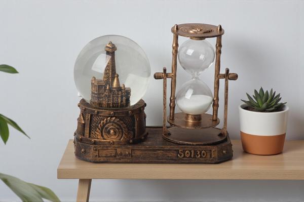 Paris Eyfel Temalı Işıklı Retro Kar Küresi & Kum Saati Dekoratif Masaüstü Biblo Ev Ofis Hediyelik - Image 1