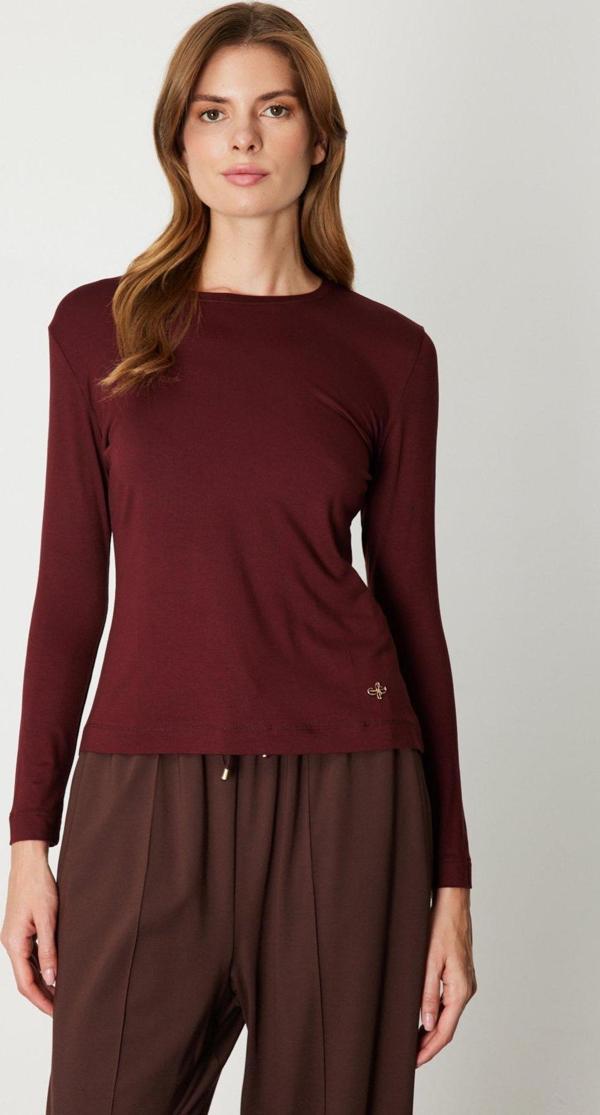 On Kadın Metal Aksesuarlı Sıfır Yaka Basic Bluz 61303 Bordo - Image 1