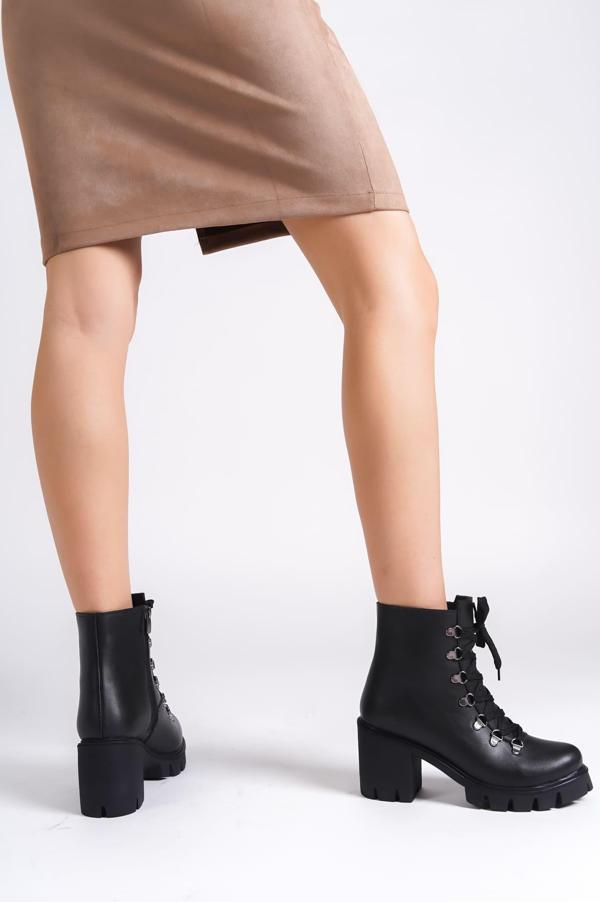 EMMA Bağcıklı Fermuarlı Ortopedik Taban Topuklu Kadın Bot  CST - Siyah - Image 1