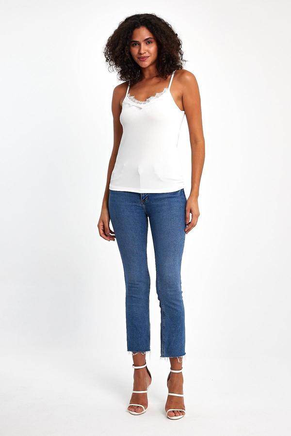 Dantel İşlemeli Ayarlanabilir Askılı Bluz - Image 1