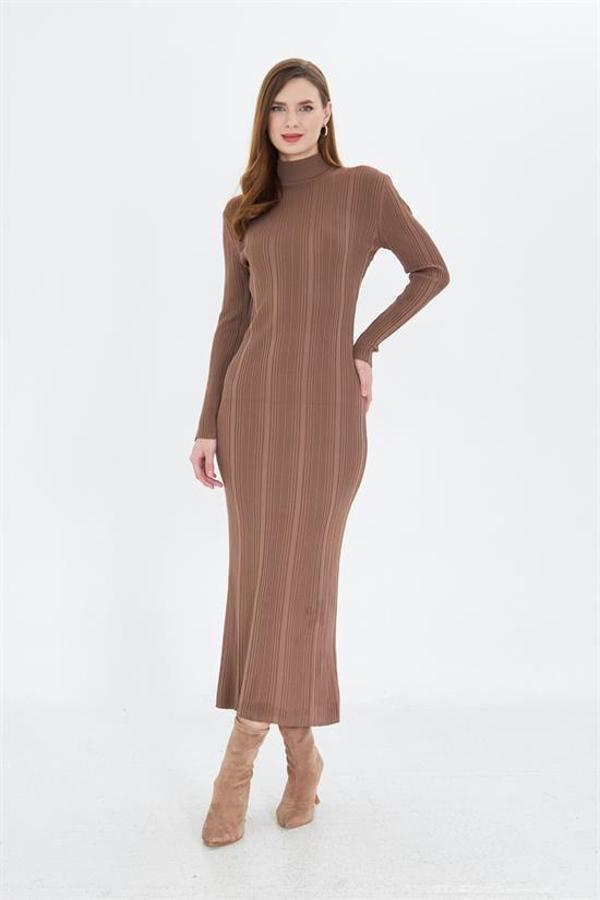 Yarım Balıkçı Yaka Standart Beden Fitilli Görünümlü Fit Kesim Uzun Elbise - Image 1