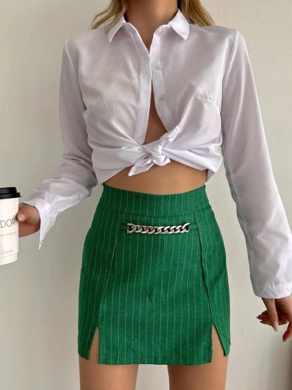 BİÇOMİ Zincir detaylı çizgili şort etek - Image 1