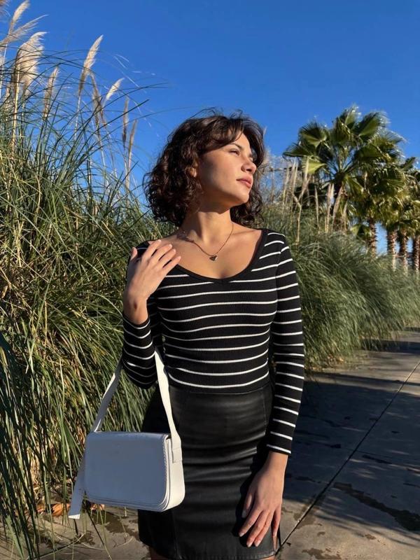 BİÇOMİ V yaka çizgili bluz siyah A3699 - Image 1