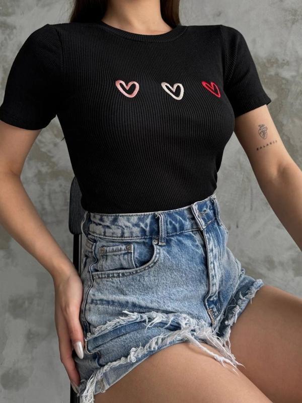 BİÇOMİ Üçlü kalp nakışlı bluz - Image 1
