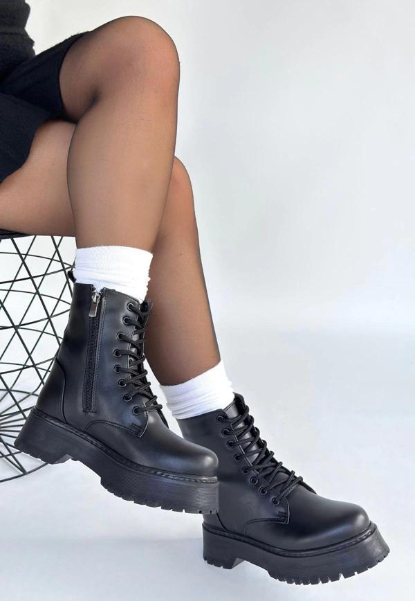 Jonni Siyah Cilt Bağcıklı Bot - Image 1