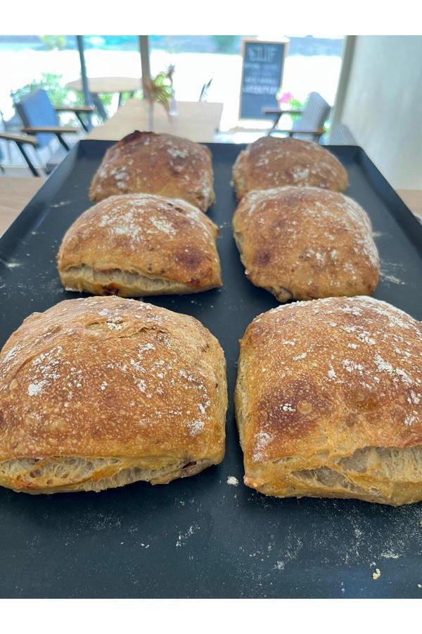 Yöresel Tat Kuru Domatesli Cevizli Ciabatta Sandviç Ekmeği - 4 Adet - Image 1