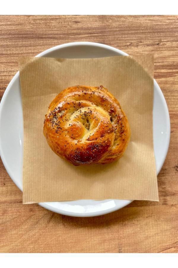 Yöresel Tat Ekşi Maya Haşhaşlı Cevizli Çörek - Image 1