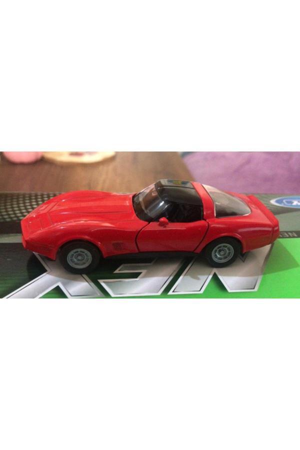 Welly Oyuncak Metal Model Araba 1 / 36 Çek Bırak 1982 Corvette Coupe Kırmızı - Image 1