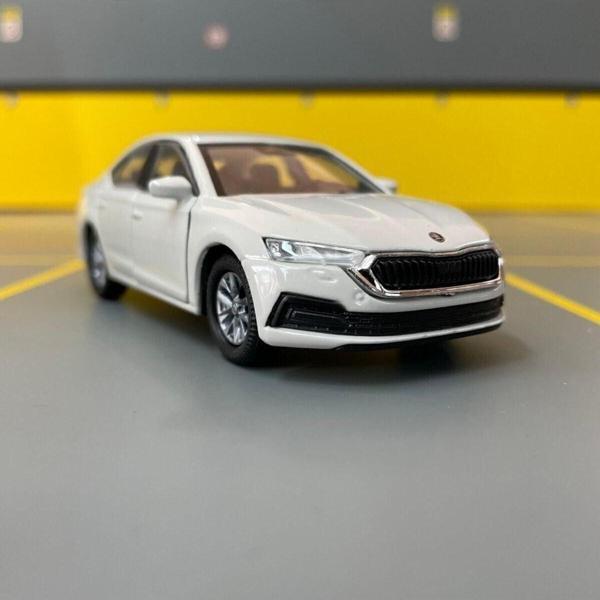 Welly Skoda Octavia 1/36 Ölçek Diecast Metal Model Araba Oyunca Araba - Image 1
