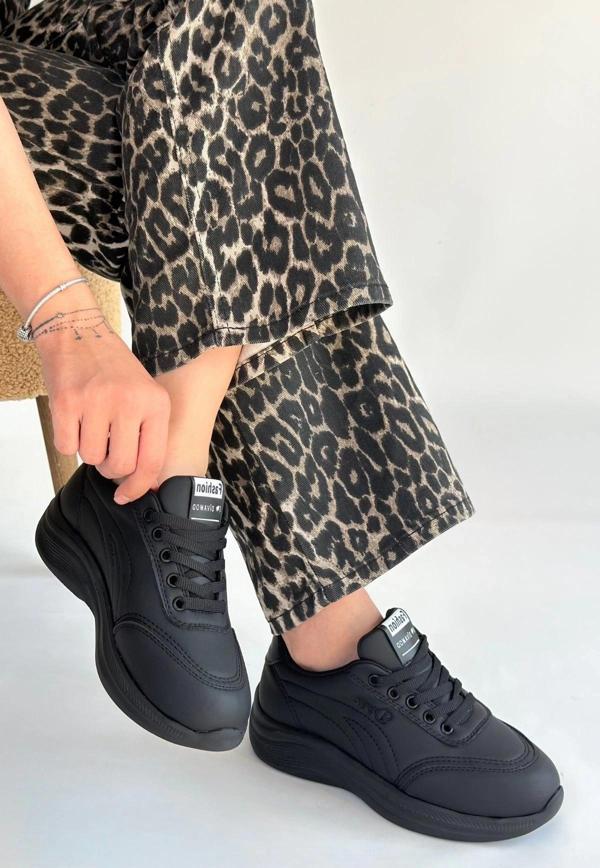 BİÇOMİ Yejja Siyah Cilt Bağcıklı Spor Ayakkabı - Image 1