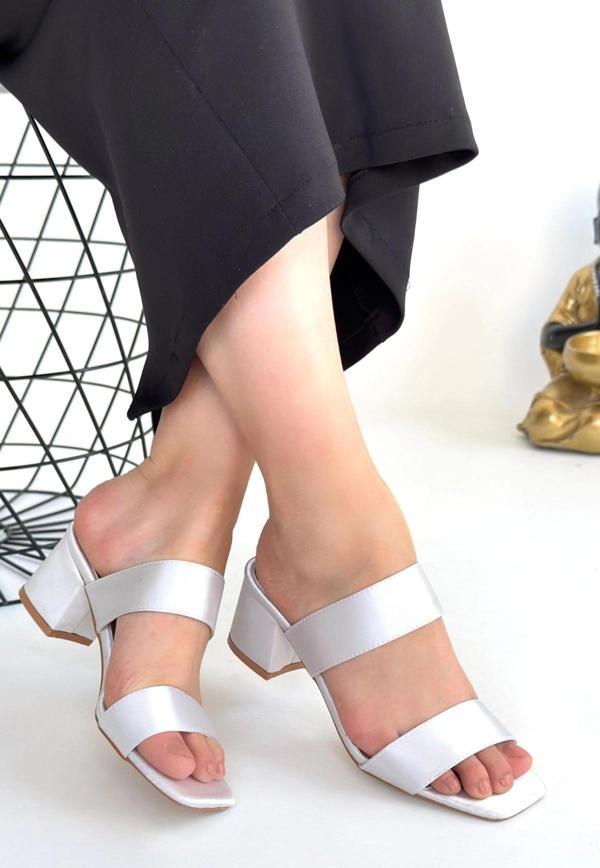 BİÇOMİ Osper Gri Saten Topuklu Terlik - Image 1