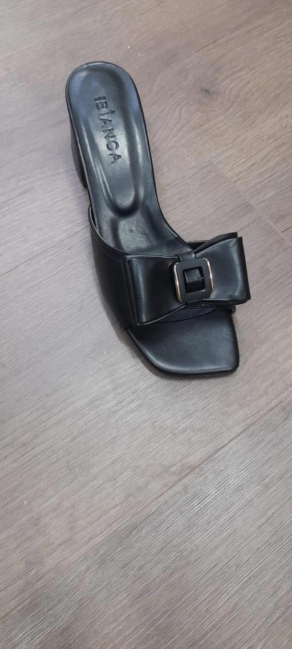 BİÇOMİ Veor Siyah Cilt Topuklu Terlik - Image 1